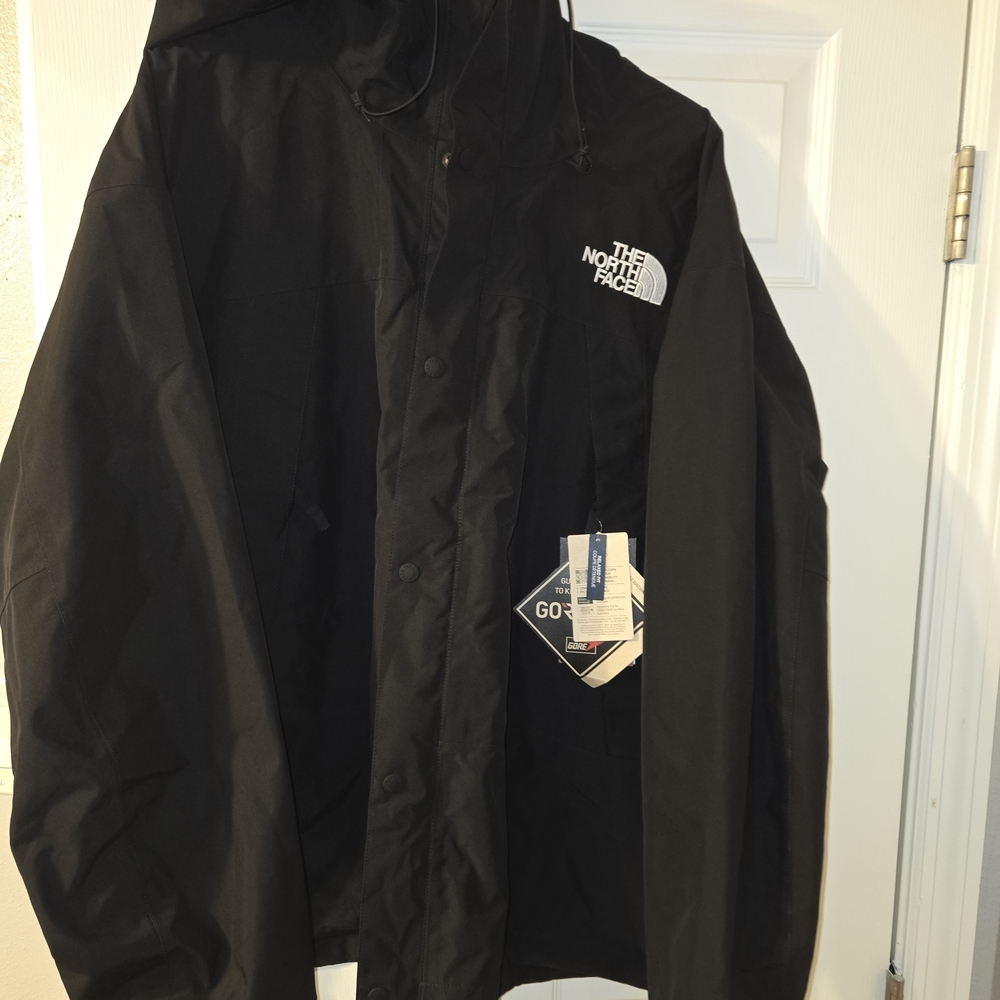 The North Face GTX Mountain Men's Black Jacket